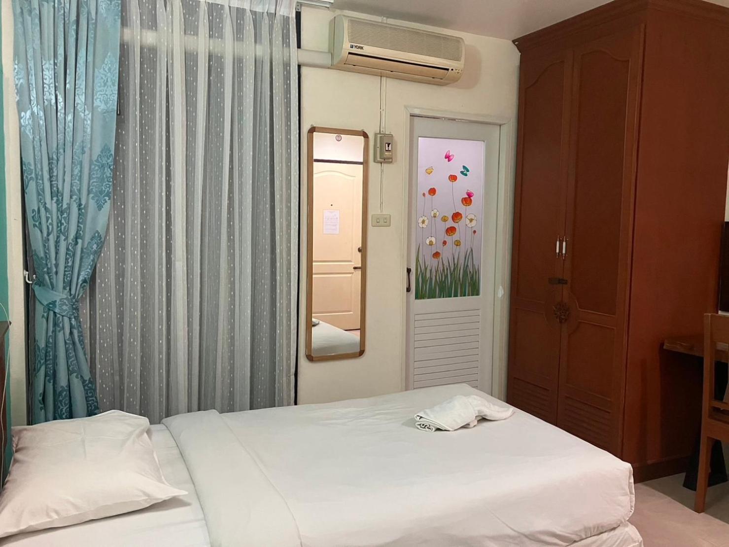 Md House Hotell Chiang Mai Exteriör bild